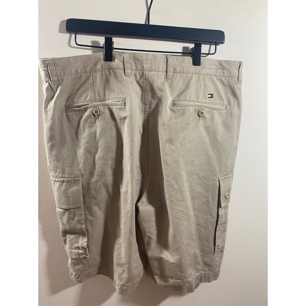 Tommy Hilfiger Cargo Shorts Mens 36 Tan Excellent Cotton Twill Casual Classic - Picture 2 of 10